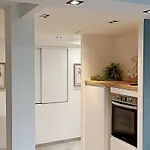 La 34 Tiny House With Sunny Terrace Tatil Evi