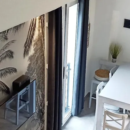 Holiday home La 34 Tiny House With Sunny Terrace Menton