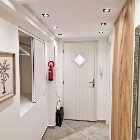 Holiday home La 34 Tiny House With Sunny Terrace *
