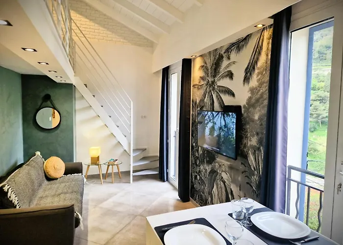 La 34 Tiny House With Sunny Terrace * Menton