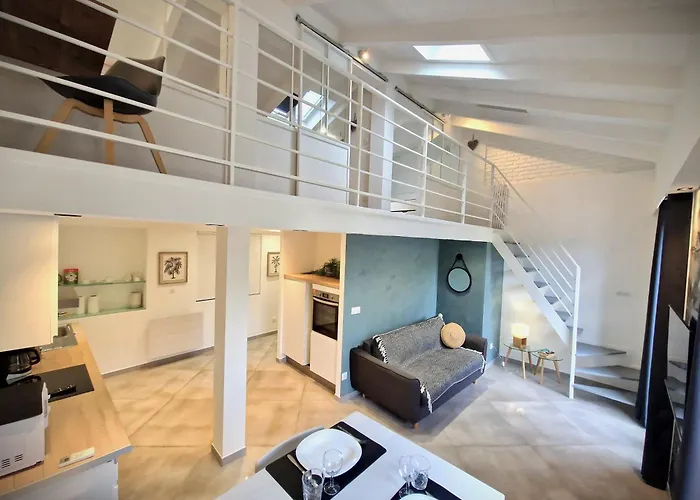 La 34 Tiny House With Sunny Terrace Prázdninový dům *